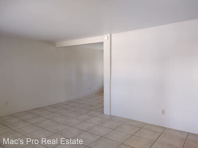 Building Photo - 2 br, 1 bath House - 1212 N. Del Valle Place