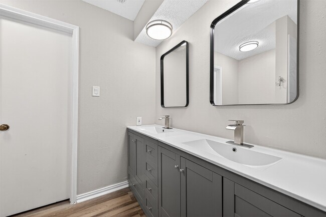 Building Photo - 12307 Gambit Dr