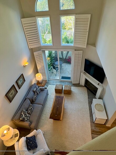 Building Photo - 6483 Zuma View Pl