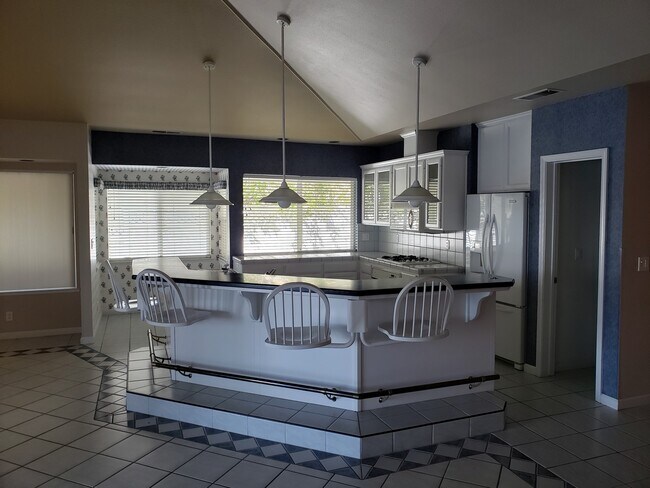 Building Photo - Lakefront Living in this 3/2 Beautiful Home! (55+ Community)