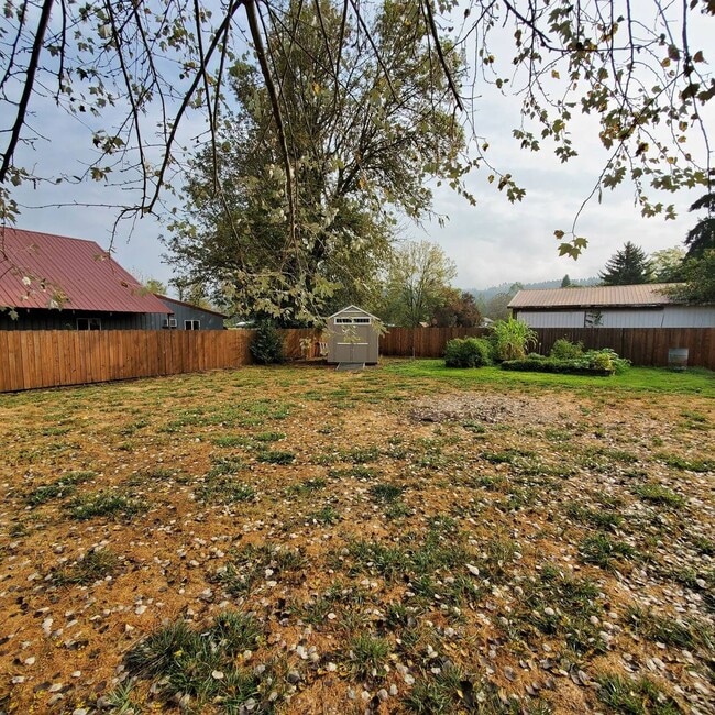 Building Photo - 1120 Linn Way