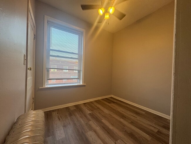 Building Photo - 3020 S Laramie Ave
