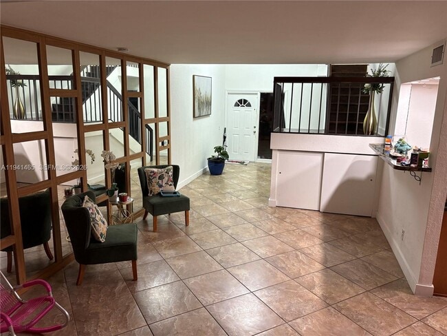 Building Photo - 1011 N Hiatus Rd