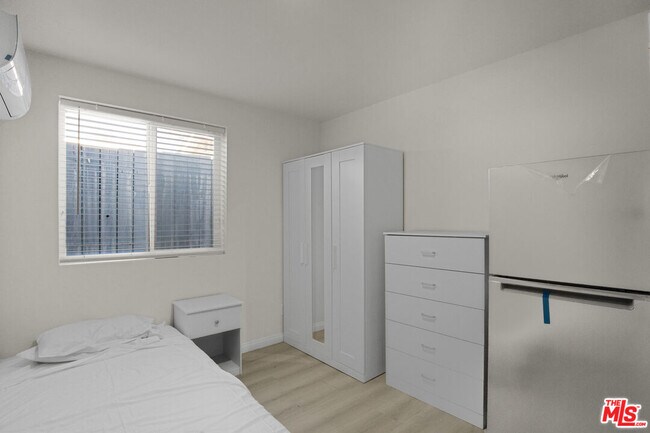 Building Photo - 7705 Baird Ave