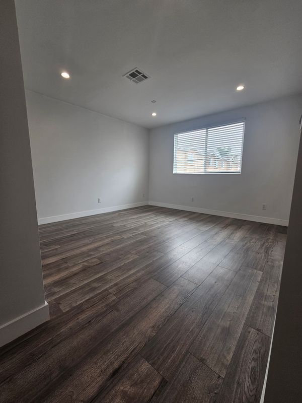 Building Photo - 4832 Saturn St