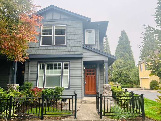 Building Photo - Wilsonville Villebois Community Offers Spacious End Unit Town Home