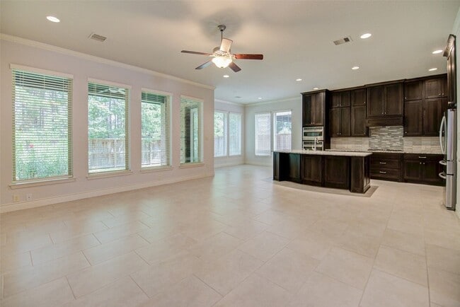 Building Photo - 19 Daffodil Meadow Pl