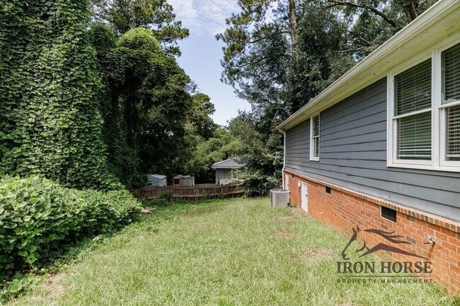Building Photo - 130 Mandy Dr