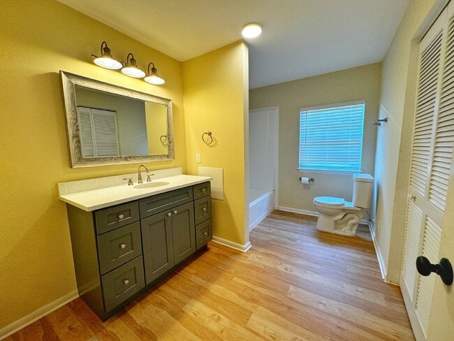 Building Photo - Newly remodeled Licolnville cottage in historic downtown St. Augustine