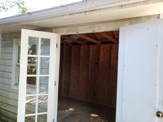 Building Photo - 113 Charles St