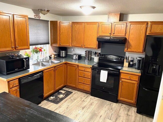 Building Photo - 3 Bedroom 2 Bath in Chehalis