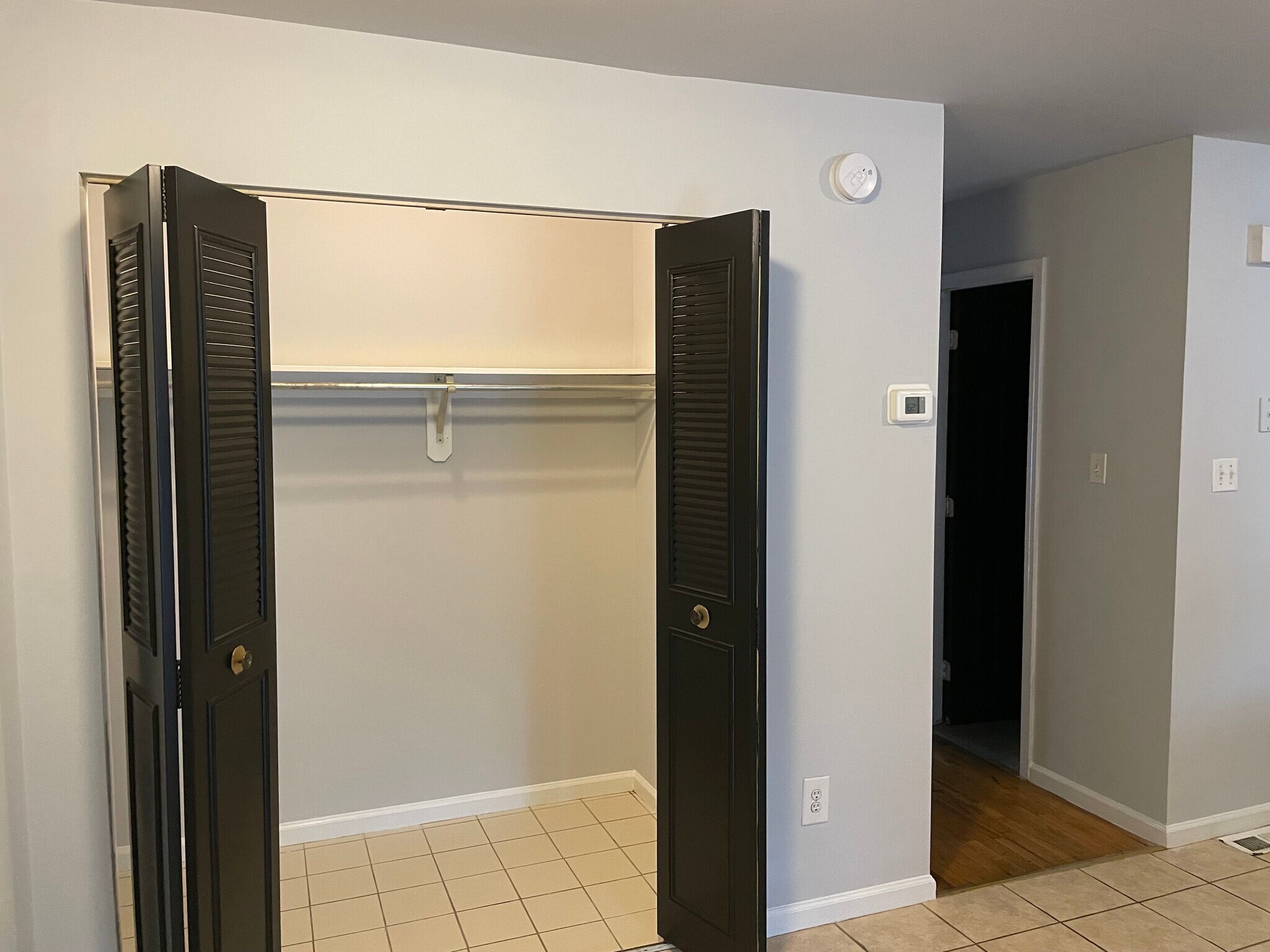 Building Photo - 944 New Market St