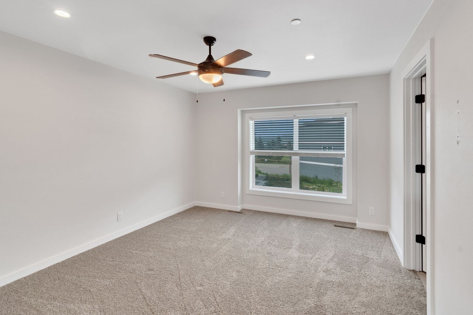 Building Photo - 461 Muse Dr