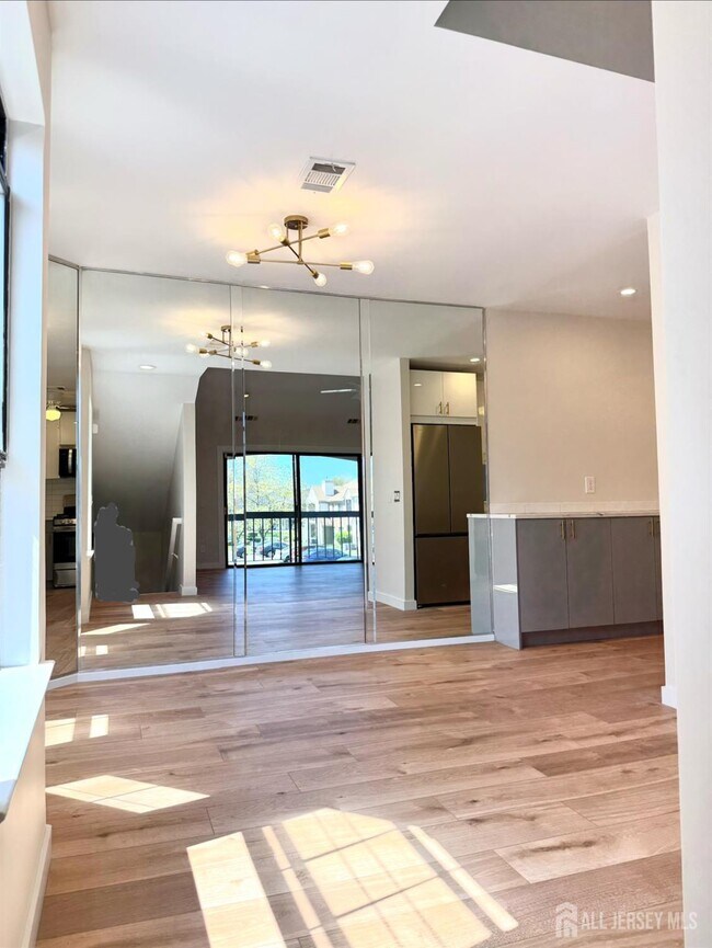 Building Photo - 1511 Pebble Pl