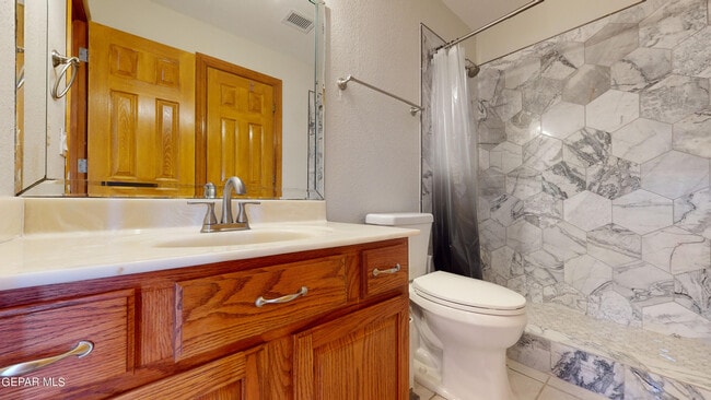 Building Photo - 9033 Leo St