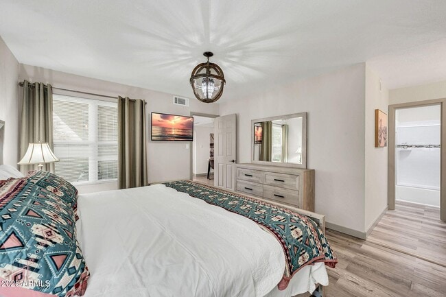 Building Photo - 8787 E Mountain View Rd