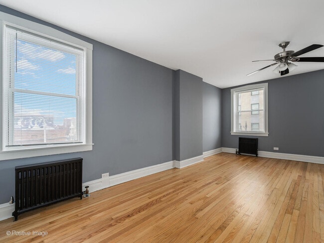 Building Photo - 2013 W North Ave