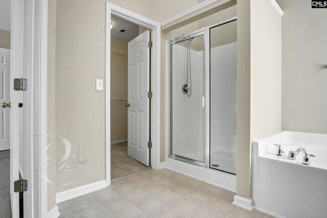 Building Photo - 211 Pinebluff Ct