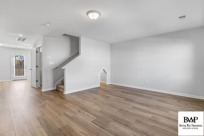 Building Photo - 1050 Astoria Dr