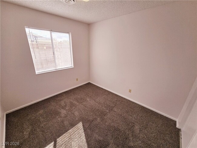 Building Photo - 1108 Meadbrook St