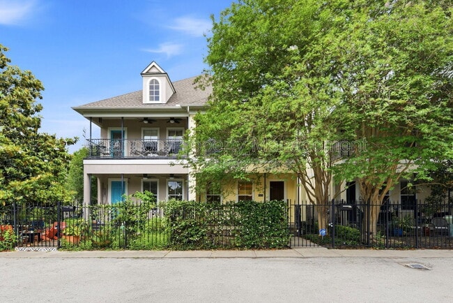 Building Photo - 4424 Blossom St