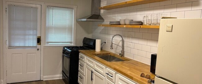 Building Photo - 1543 Northwick Rd