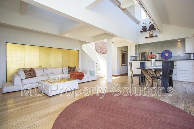 Building Photo - 974 Vernal Ave