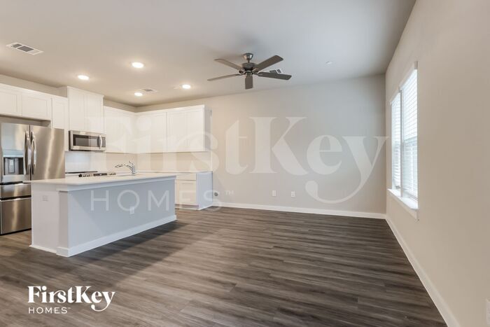 Building Photo - 18310 W Centro Cir