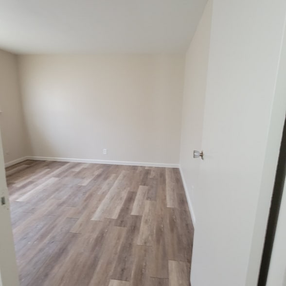 Building Photo - 1311 E San Bruno Ave