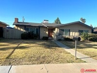 Building Photo - Charming 3-Bedroom Home with Spacious Layout in Northeast Bakersfield