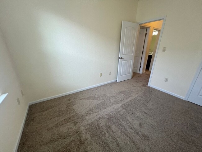 Building Photo - 908 Deep Branch Way