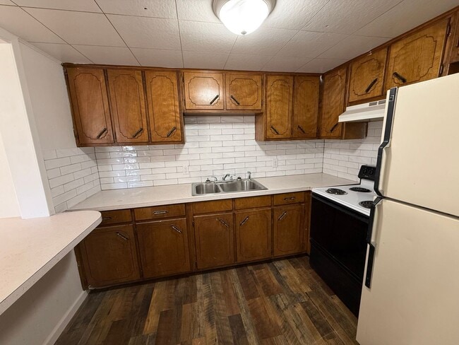 Building Photo - Newly Remolded 2 Bed 1 Bath