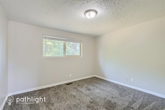 Building Photo - 667 West 2200 North