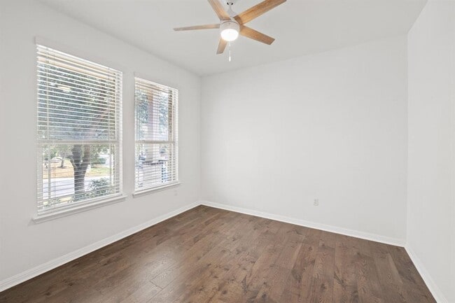 Building Photo - 10906 Bruneau Trail