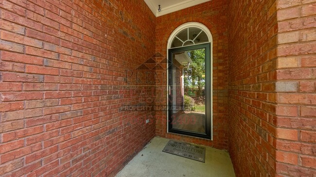 Building Photo - 48 Redwood Dr