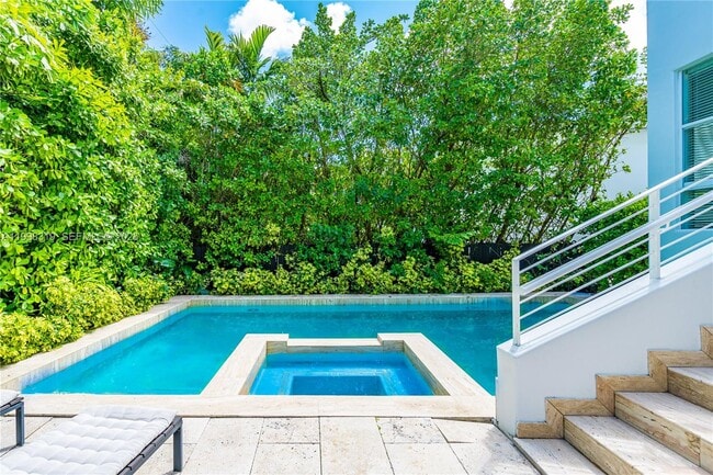 Building Photo - 435 Hampton Ln