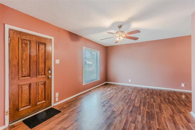 Building Photo - 600 NE 11th St