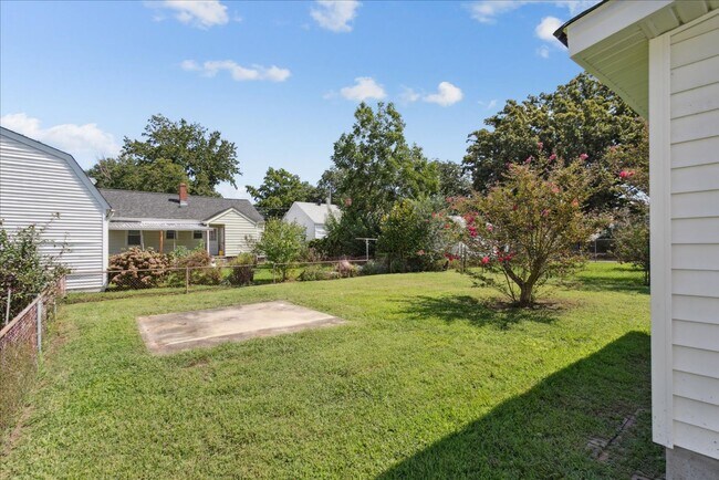 Building Photo - 3-bedroom Rancher - Hampton