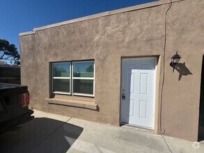 Building Photo - Charming 2 bedroom Casita with AC
