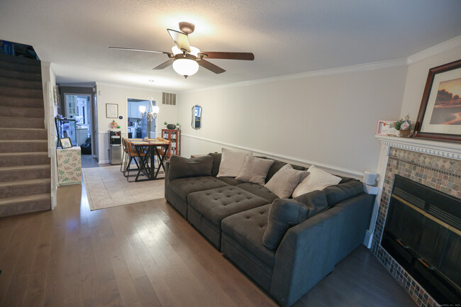 Building Photo - 906 Mill Pond Dr