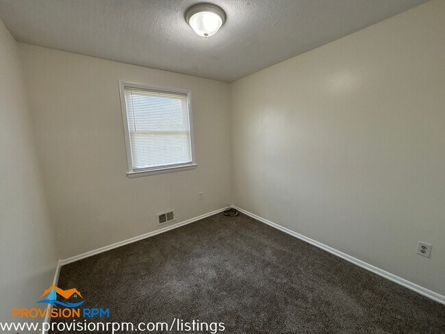 Building Photo - 5138 Clacton Ave