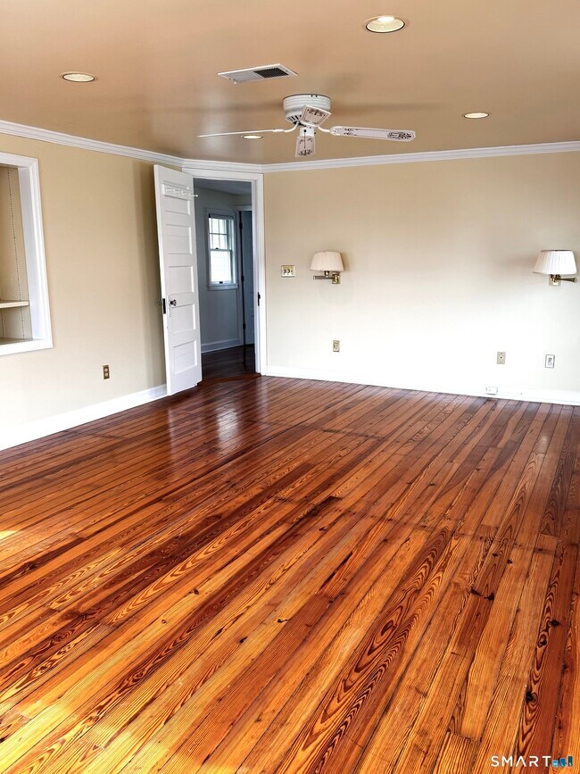 Building Photo - 22 Hillside Ave