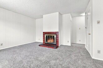 Building Photo - $1,445.95, 2 bed, 1 bath located in Denver with Central AC