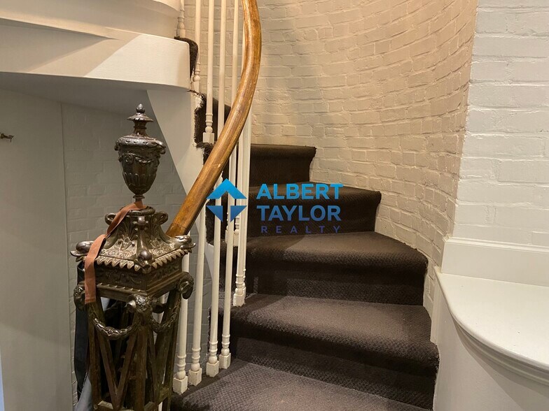 Building Photo - 117 Beacon St