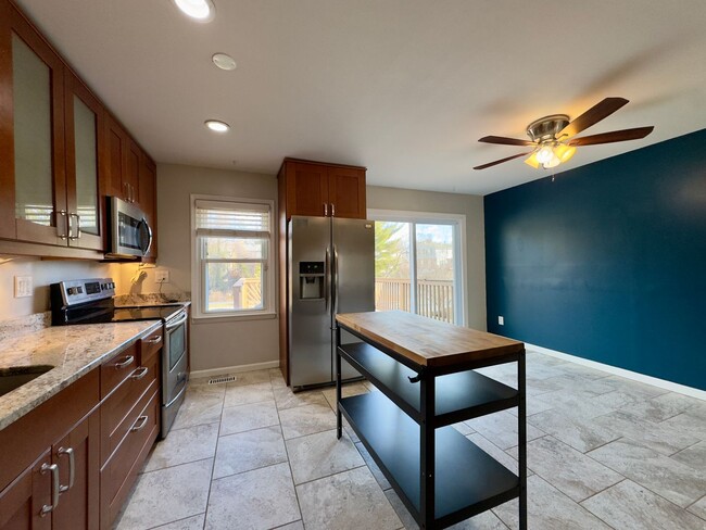 Building Photo - Charming 2 Bedroom/1.5 Bathroom Townhome in Nottingham, MD!