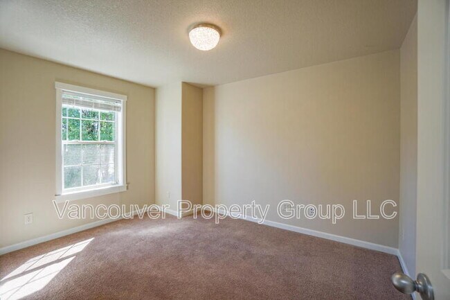 Building Photo - 4002 N 3rd Cir