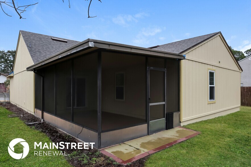 Building Photo - 6544 Sierra Dr