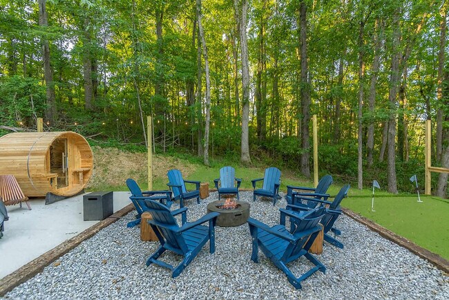 Building Photo - 41 Little Forest Dr