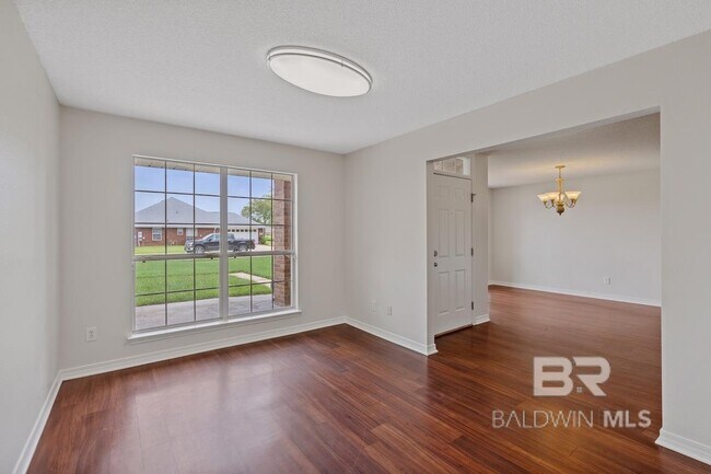 Building Photo - 157 Pemberton Loop