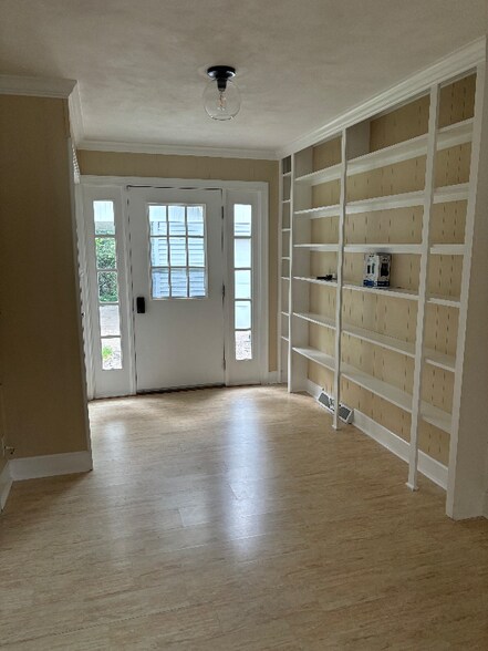 Building Photo - 434 Mineau Pkwy